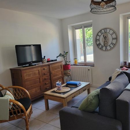 Appartement Avec Terrasse Gaillon Kültér fotó